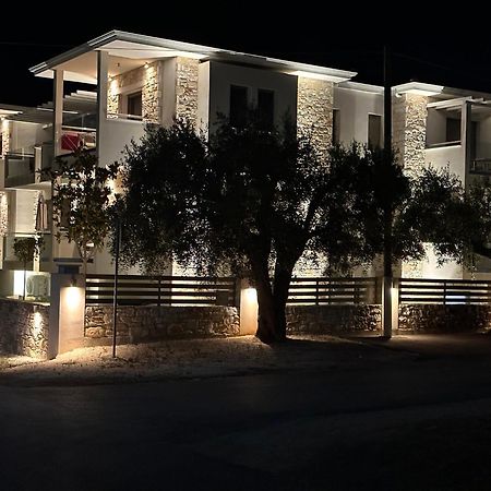 לימנאס Luminous Luxury Apartments מראה חיצוני תמונה