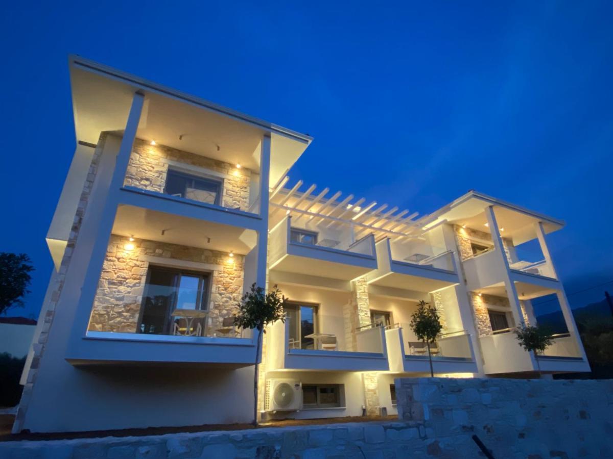 לימנאס Luminous Luxury Apartments מראה חיצוני תמונה