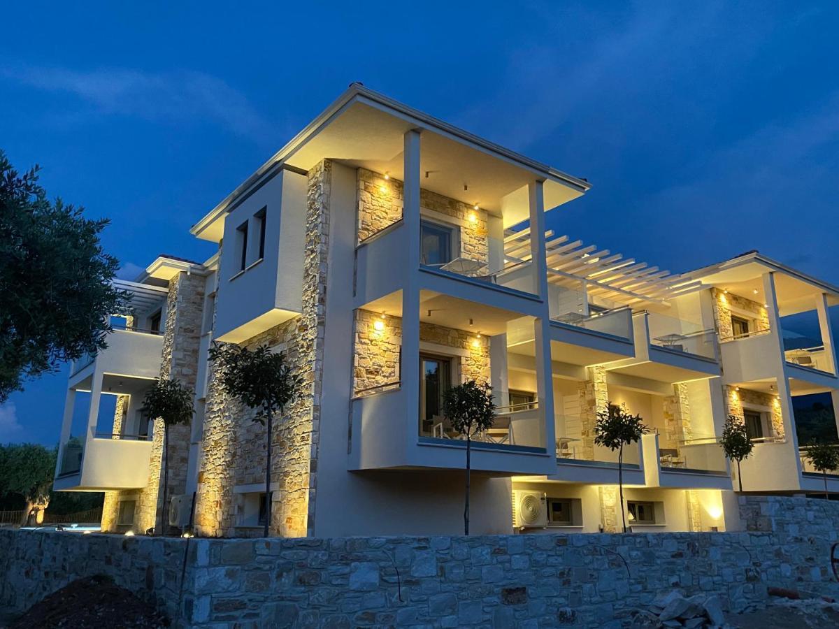 לימנאס Luminous Luxury Apartments מראה חיצוני תמונה