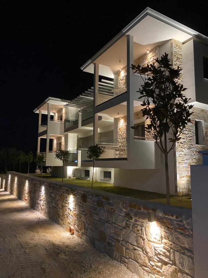 לימנאס Luminous Luxury Apartments מראה חיצוני תמונה
