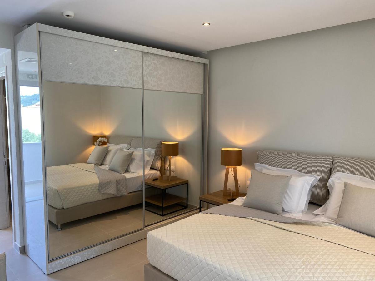 לימנאס Luminous Luxury Apartments מראה חיצוני תמונה