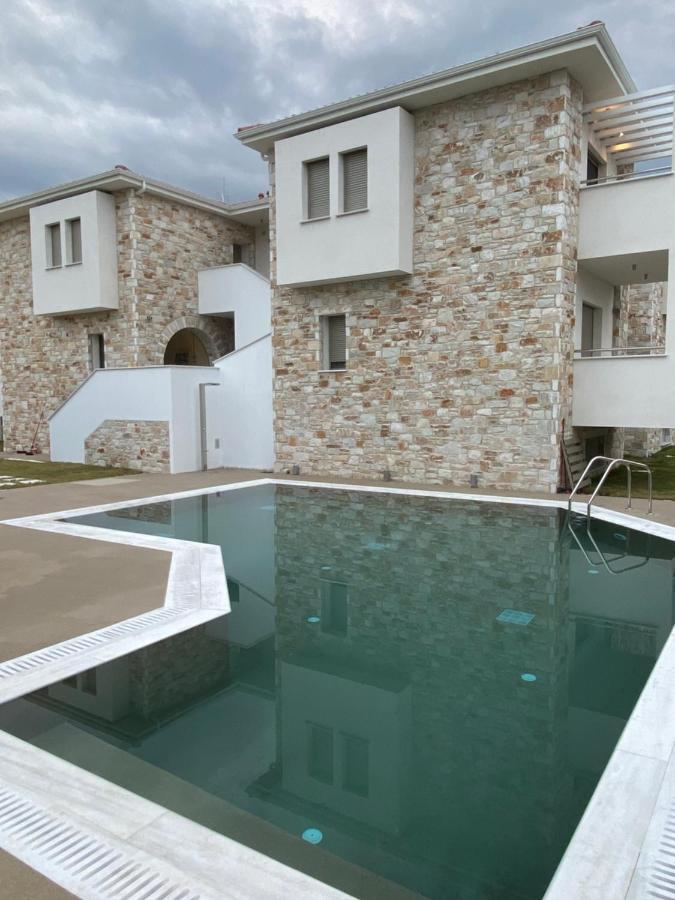 לימנאס Luminous Luxury Apartments מראה חיצוני תמונה