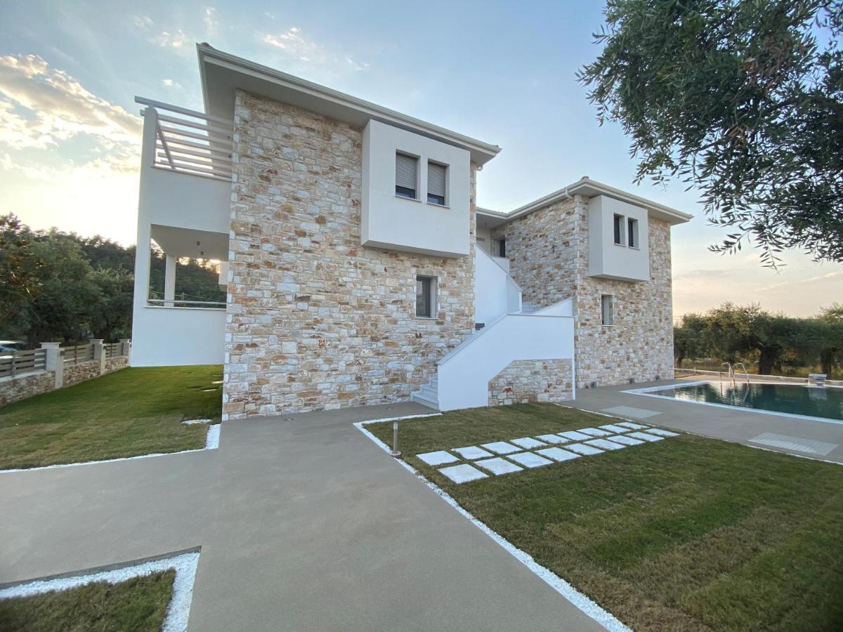 לימנאס Luminous Luxury Apartments מראה חיצוני תמונה