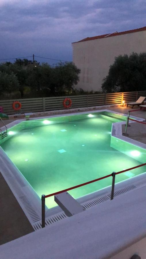 לימנאס Luminous Luxury Apartments מראה חיצוני תמונה