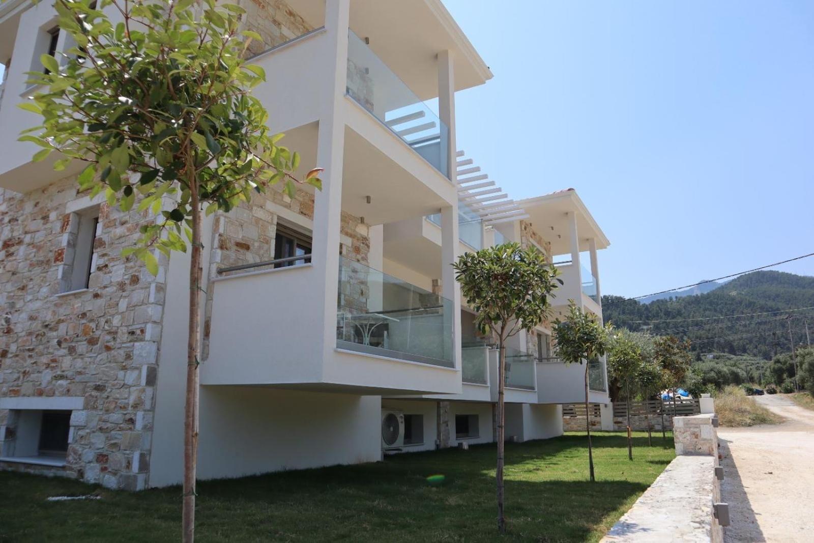לימנאס Luminous Luxury Apartments מראה חיצוני תמונה
